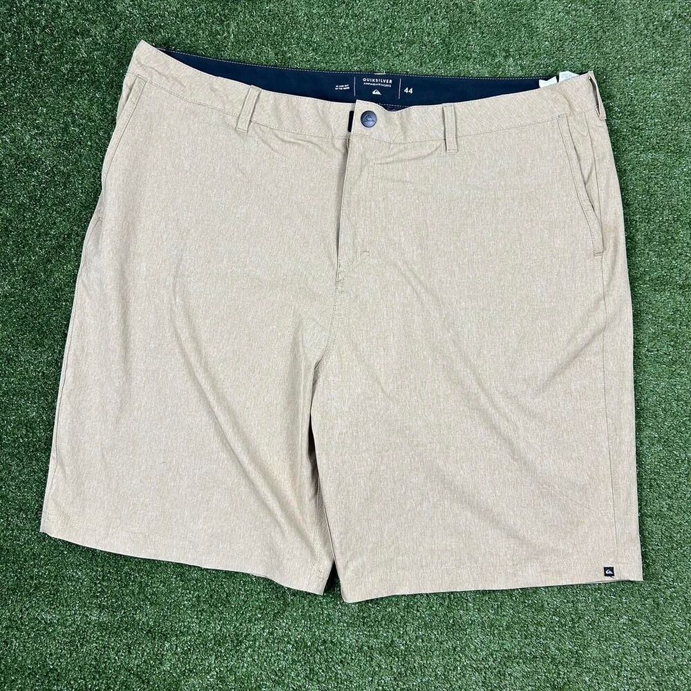 Quiksilver Men's Tan and Cream Shorts